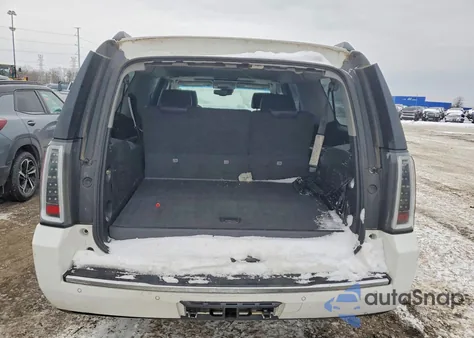 2015 GMC Yukon Xl Denali z USA, uszkodzony, nr VIN 1GKS2JKJ3FR516943